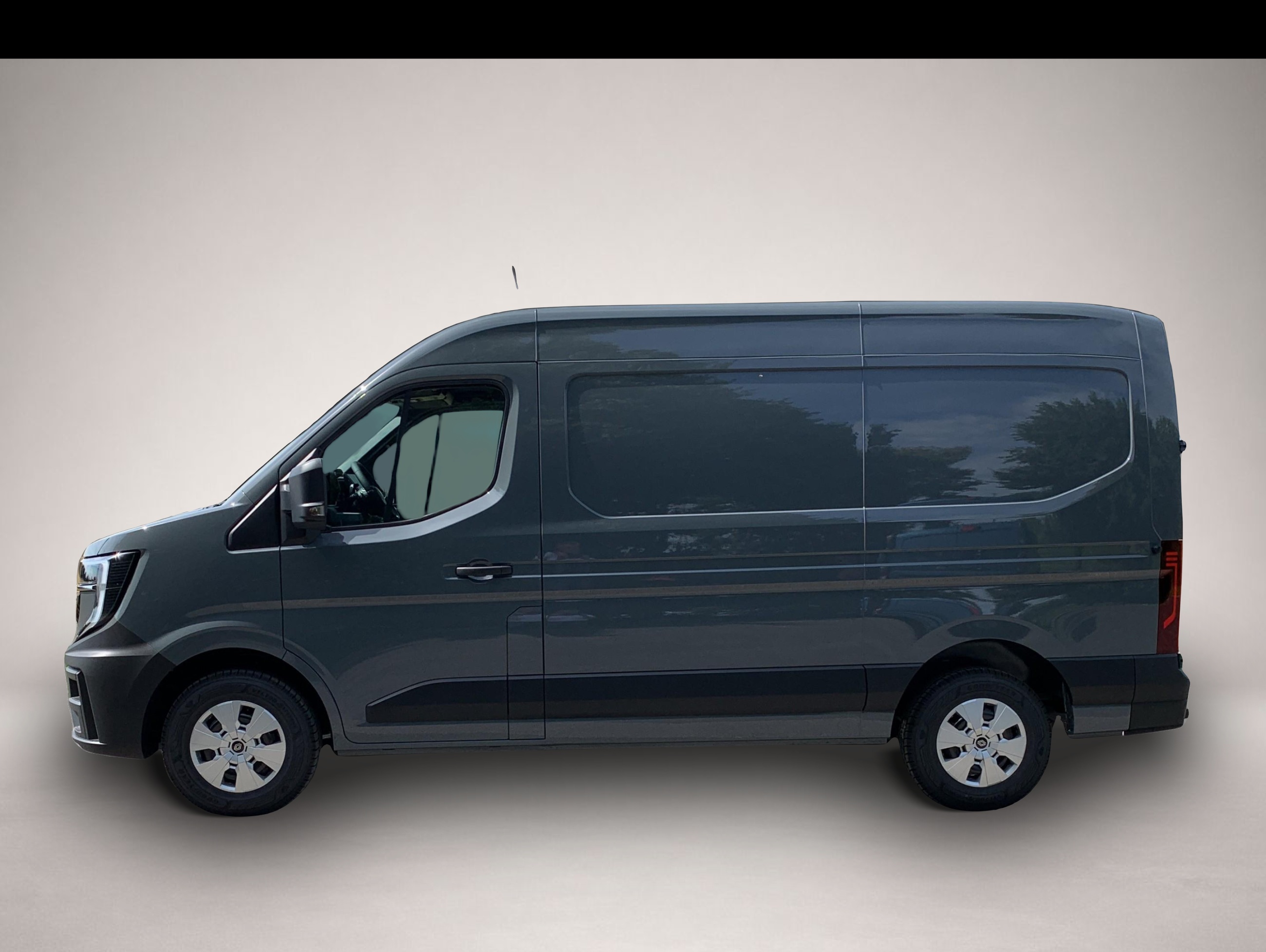 Fotografie 2 des Renault Master AT9/170 PS/ 3,5t/ L2H2/AHK /270°/Parking