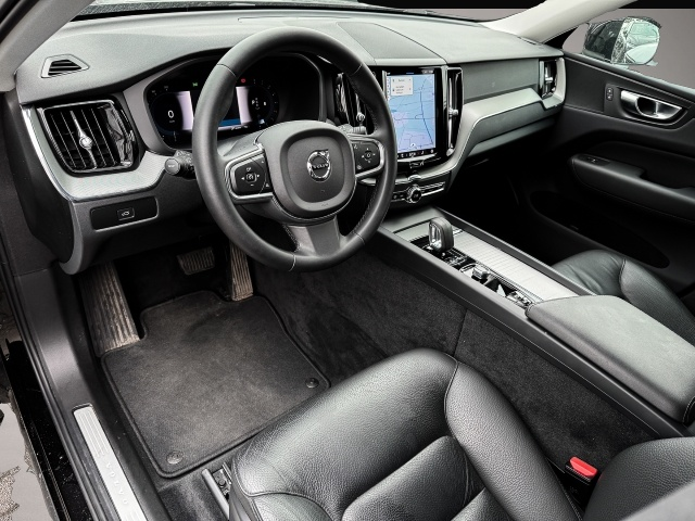 Bild 4 Volvo XC60 Core 2WD AHK Digitales Cockpit Soundsystem