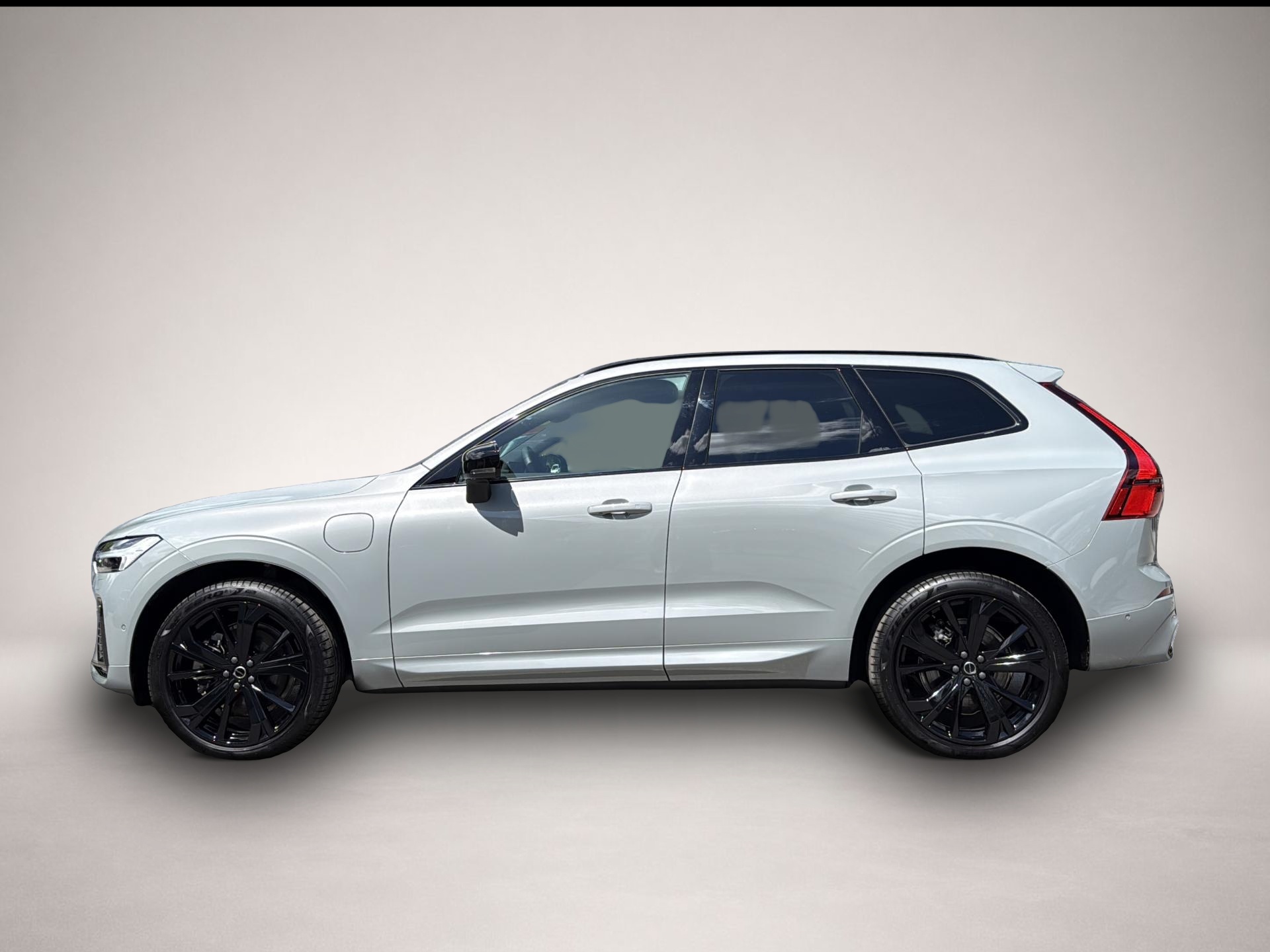 Bild 6 Volvo XC60 T6 Recharge Plus Black Edition Plug-In-Hybr