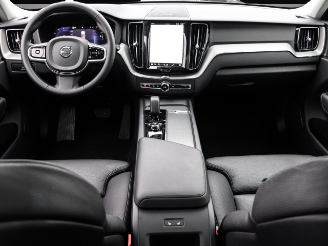Bild 4 Volvo XC60 Plus Dark Recharge Plug-In Hybrid AWD T8 Tw