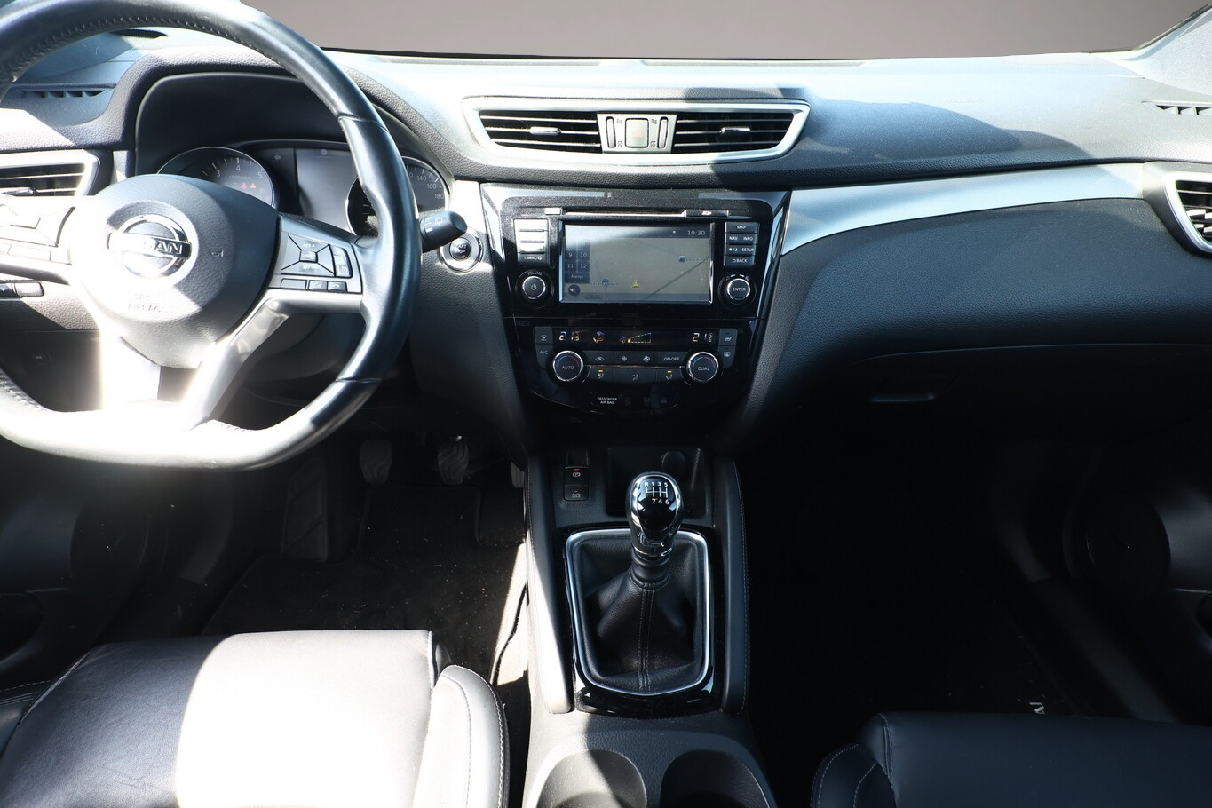 Bild 7 Nissan Qashqai 1.6 DIG-T 163 Tekna+ Pano LED Nav ParkAs
