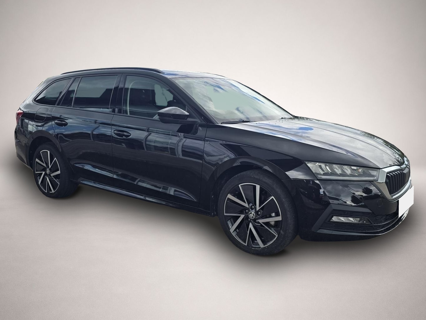 Fotografie des Skoda Octavia Combi 1.4 TSI DSG eHybrid Clever iV NAVI