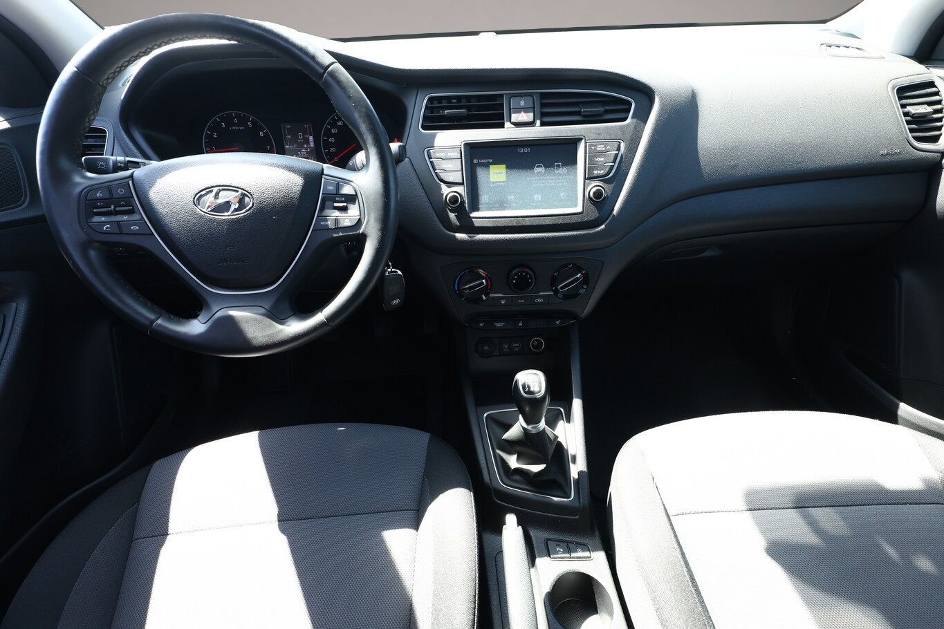 Fotografie 7 des Hyundai i20 1.2 84 YES! PDC Kam Temp SHZ CarPlay LaneAs