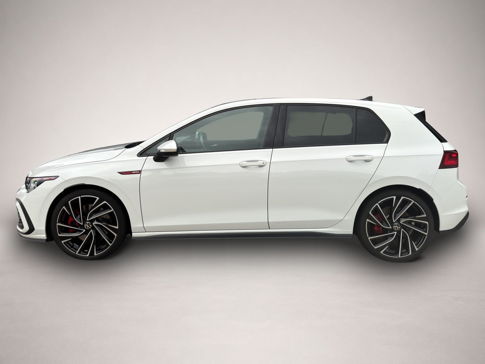 Fotografie des Volkswagen Golf GTI 8 2.0 TSI DSG PANO AHK REAR VIEW IQ.LIG