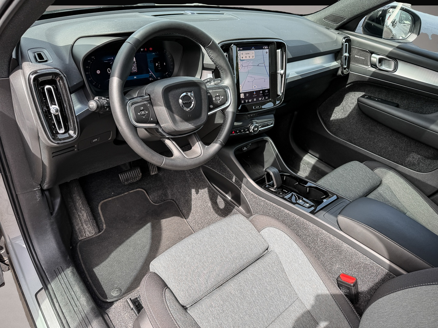 Bild 4 Volvo XC40 Plus Dark 2WD AHK Digitales Cockpit Memory