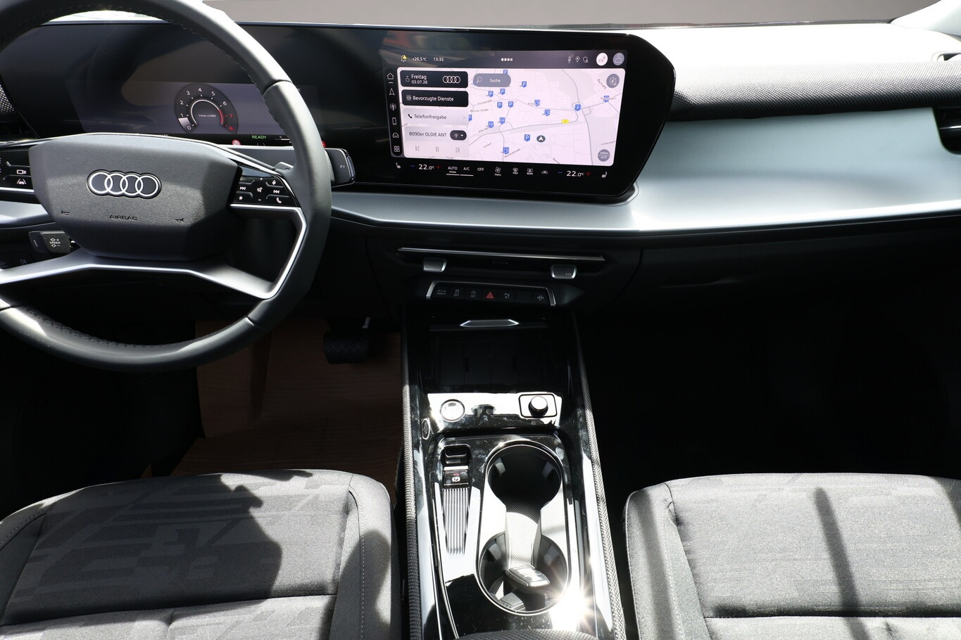 Bild 7 Audi Q3 Tech LED+ KlimaP MMI+ Keyl PrivG 18Z eHK PDC+