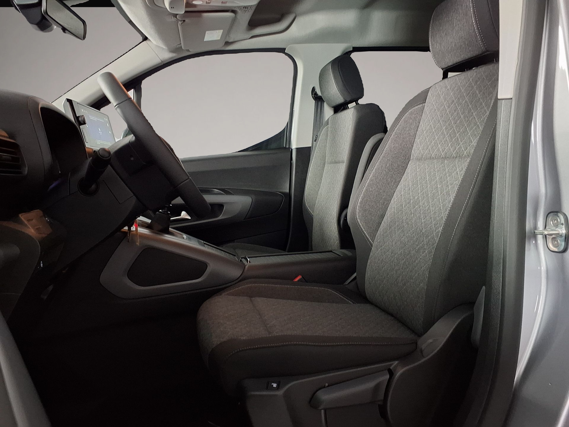 Fotografie des Opel Combo Edition 1.5 Diesel 75 kW (102 PS) MT-6 S/S