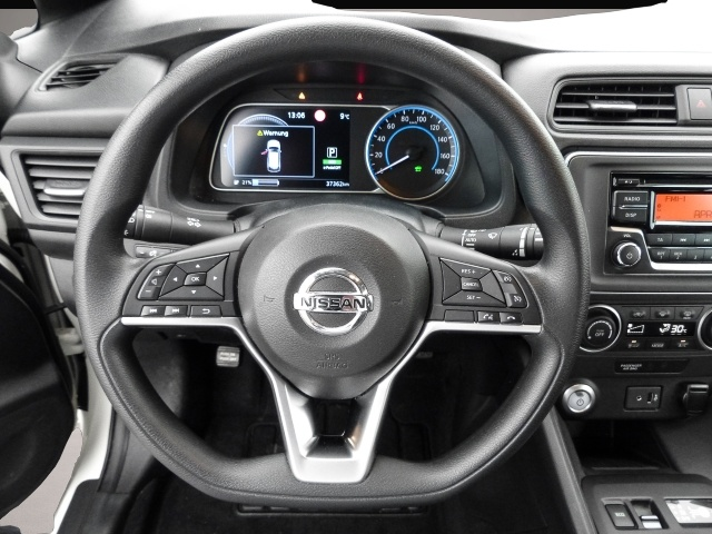 Bild 5 Nissan Leaf 40 kWh Navi Klimaautom DAB Ambientebeleucht