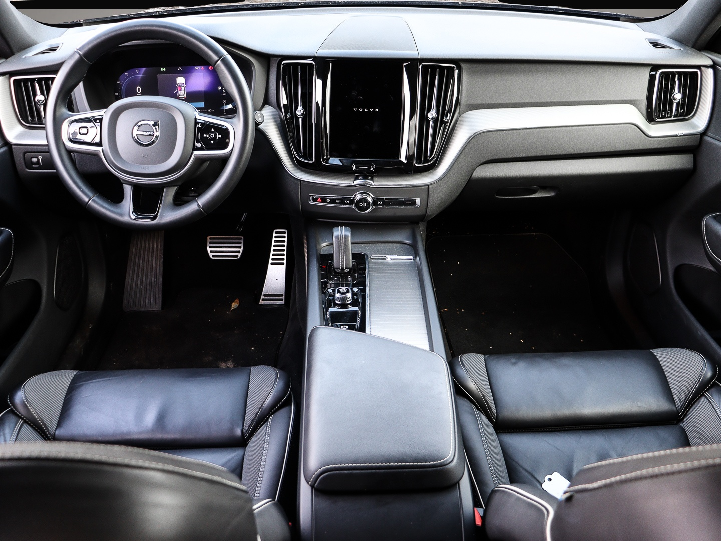 Bild 4 Volvo XC60 R Design 2WD B4 Diesel EU6d Navi Digitales