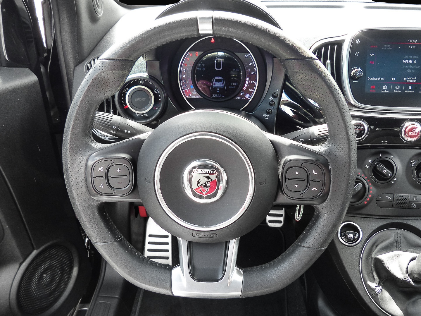 Bild 6 Abarth 595 El. Panodach Apple CarPlay Android Auto Musi