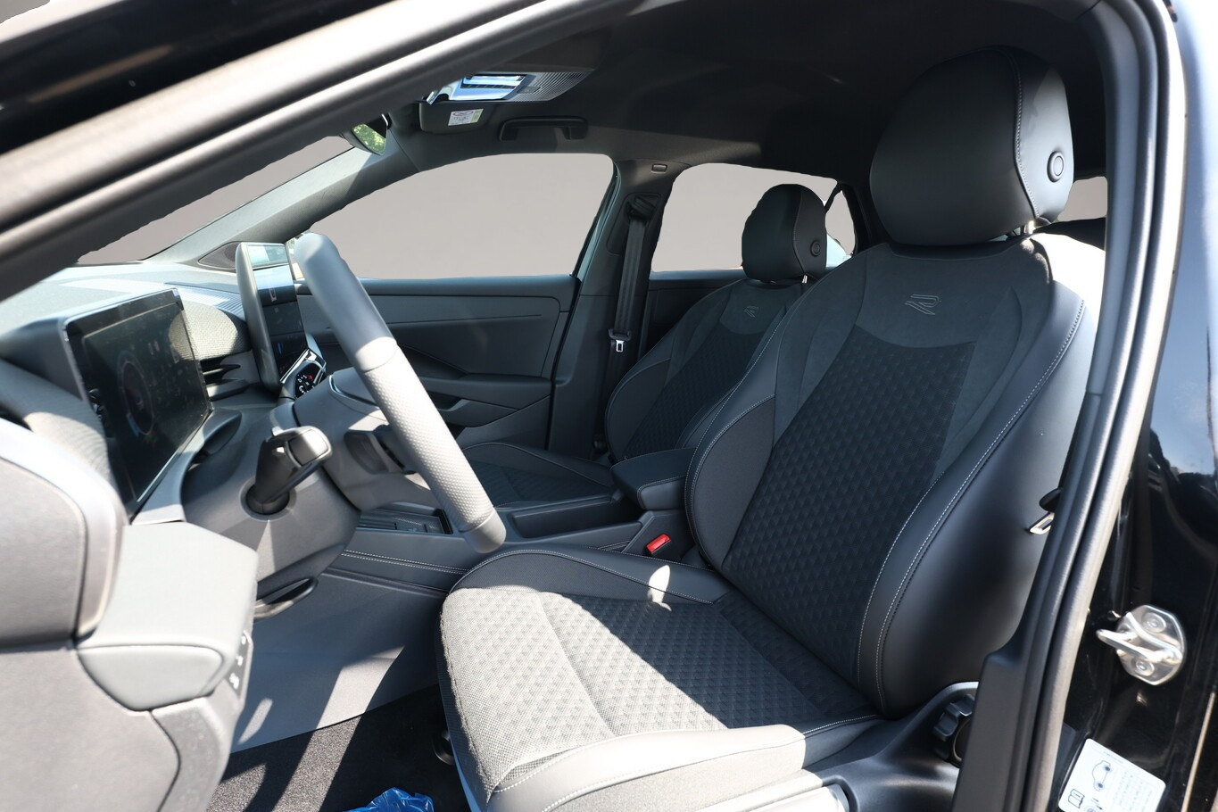 Bild 5 Volkswagen T-Roc R-Line EasyO AHK 5JGar Kam ParkAss+ PrivG