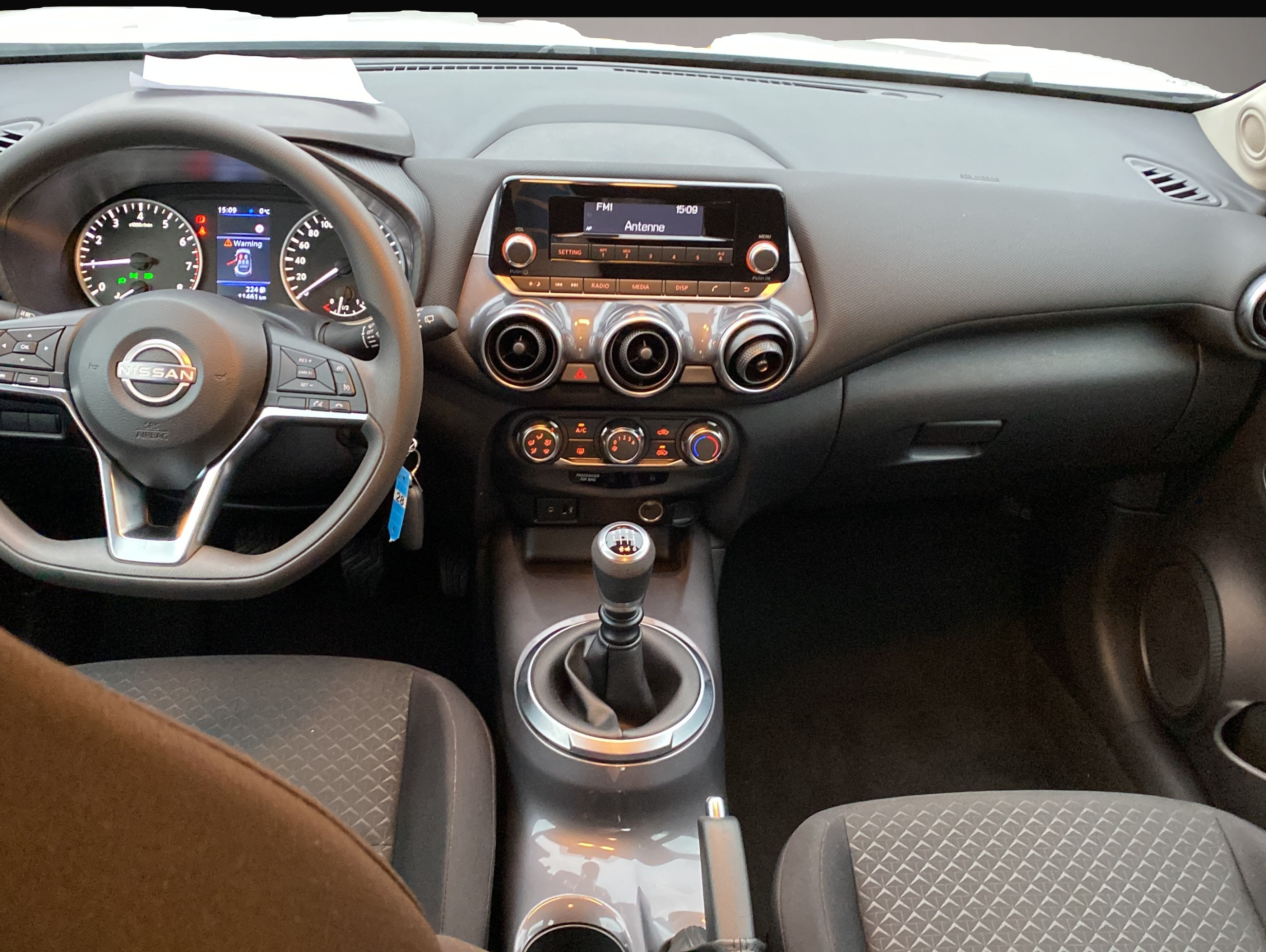 Fotografie 4 des Nissan Juke 1.0 DIG-T Visia*LED*Tempomat*Sportsitze*DAB