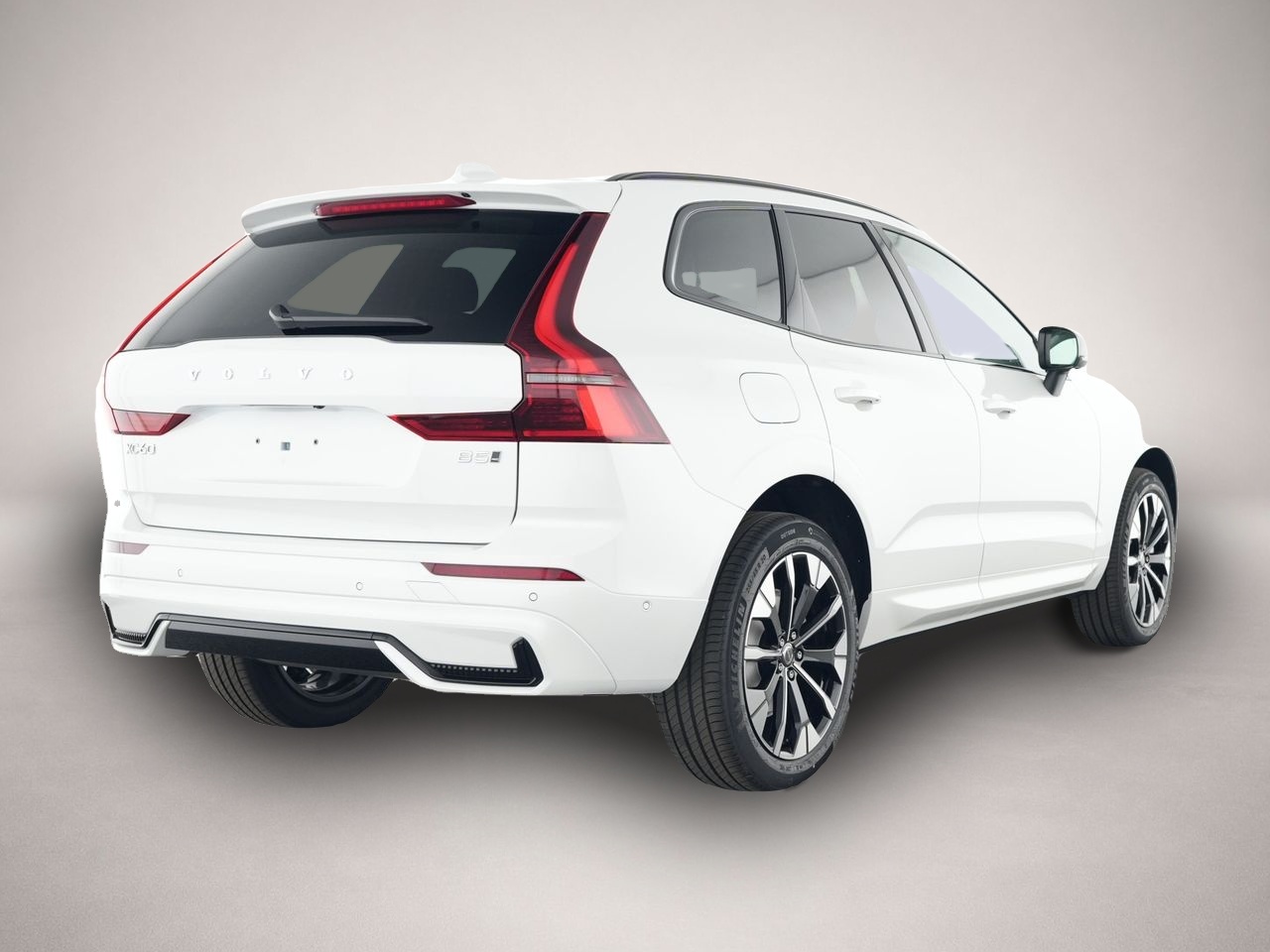 Fotografie 2 des Volvo XC60 FACELIFT Plus Dark AWD HUD Digitales Cockpi