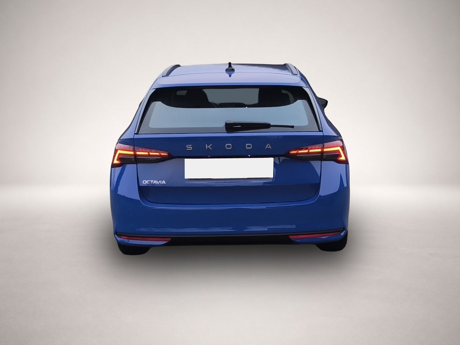 Fotografie des Skoda Octavia Combi 1.5 TSI mHEV DSG Selection AHK NAV
