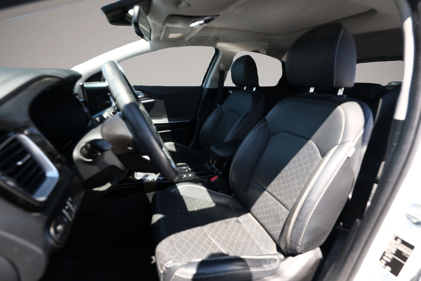 Fotografie 5 des Kia Xceed 1.6 T-GDI 204 DCT Platinum Pano LED Nav