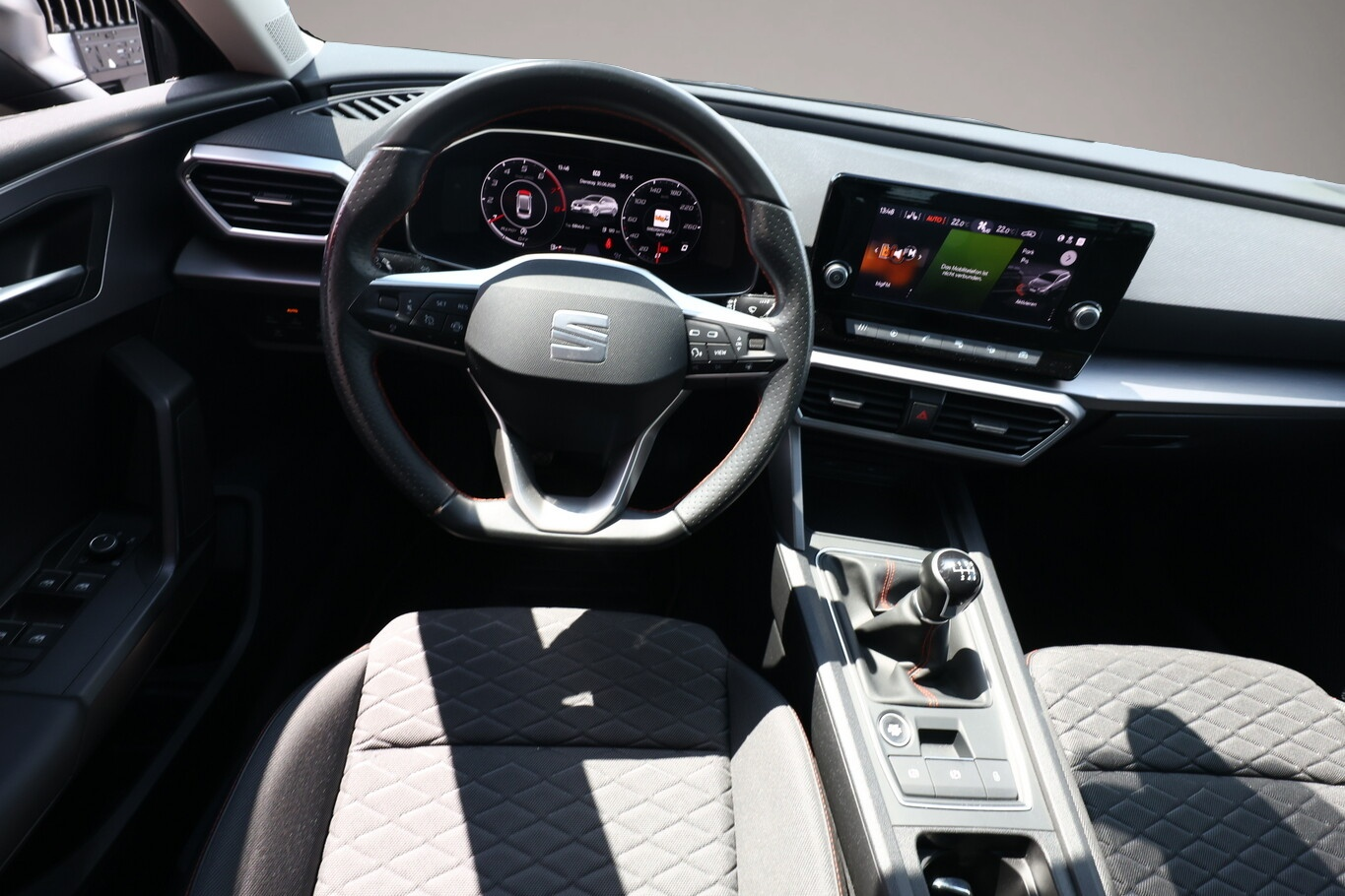 Bild 6 Seat Leon Sportstourer 1.5 TSI 150 FR VollLED ACC SHZ