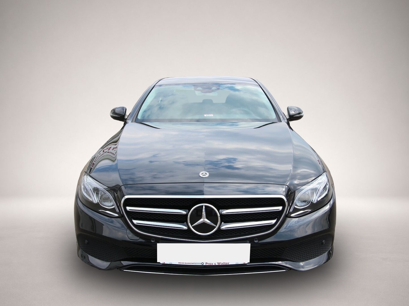 Fotografie Mercedes-Benz E 220 d Avantgarde NAVI+LED+KAMERA+STANDHEIZUNG.