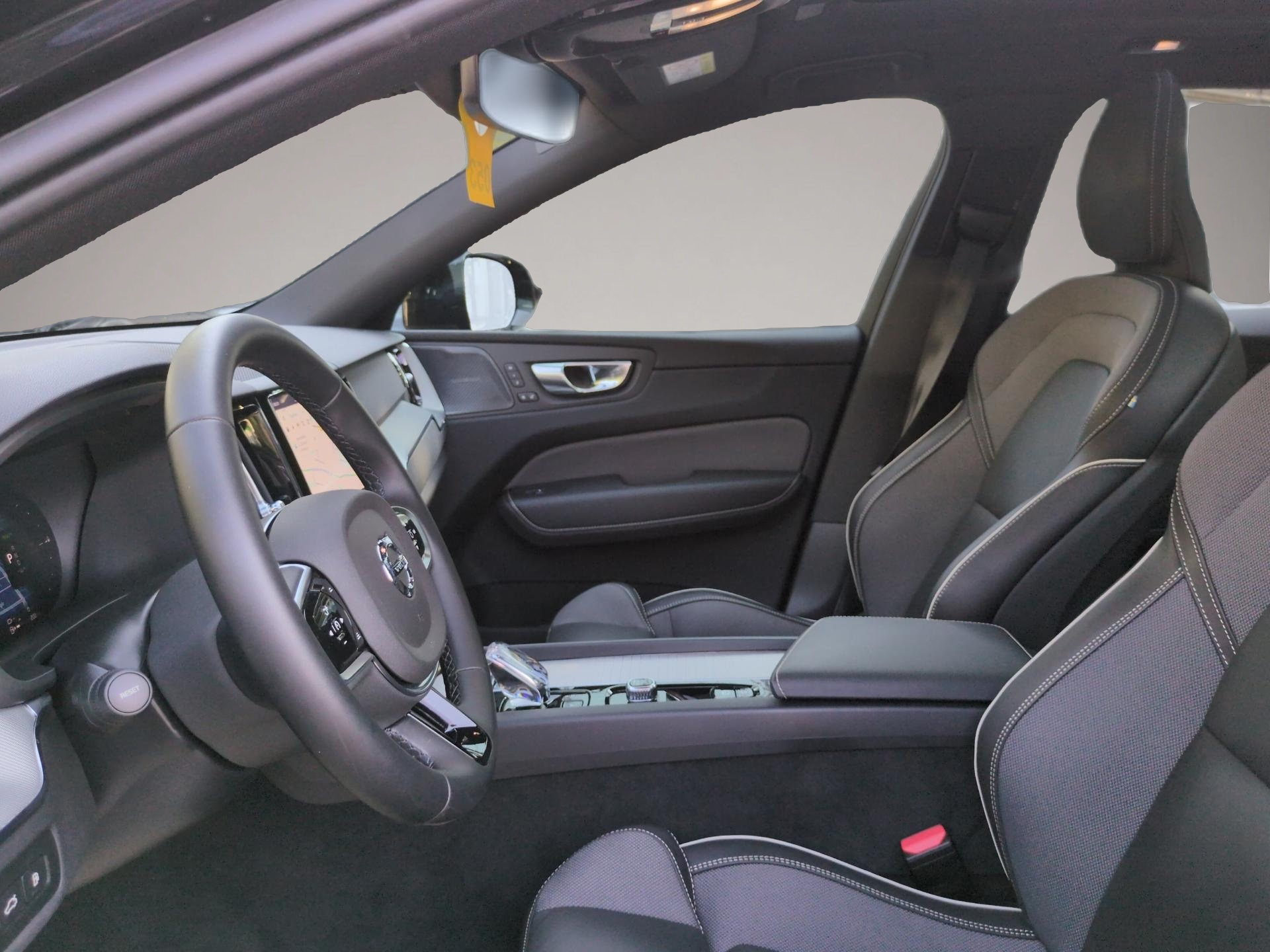 Bild 7 Volvo XC60 XC 60 Plus Black Edition Recharge Plug-In Hybrid