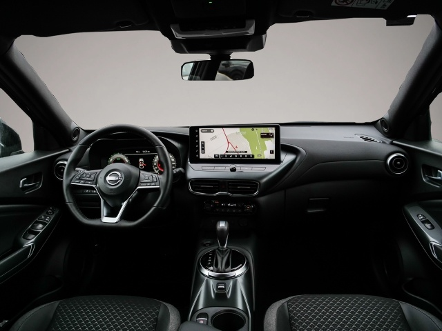 Fotografie des Nissan Juke N-Connecta 1.6 Hybrid 4AMT Winterpaket BFS