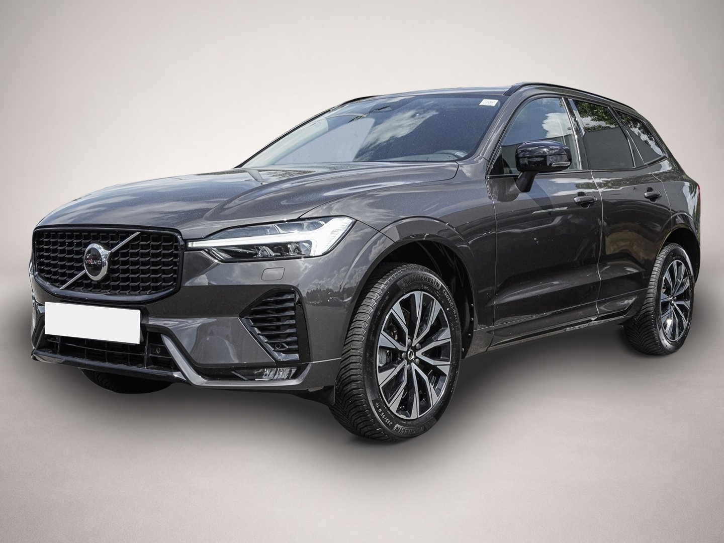Fotografie Volvo XC60 B4 2WD Plus Dark AHK LED Harman/Kardon