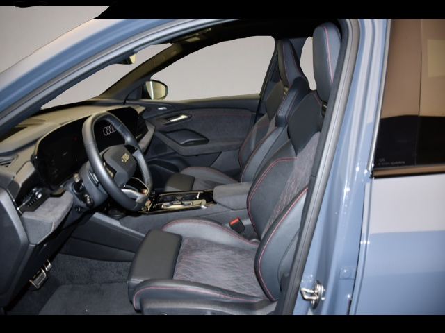 Fotografie 3 des Audi Q6 e-tron quattro edition one grey Matrix/Luft/B