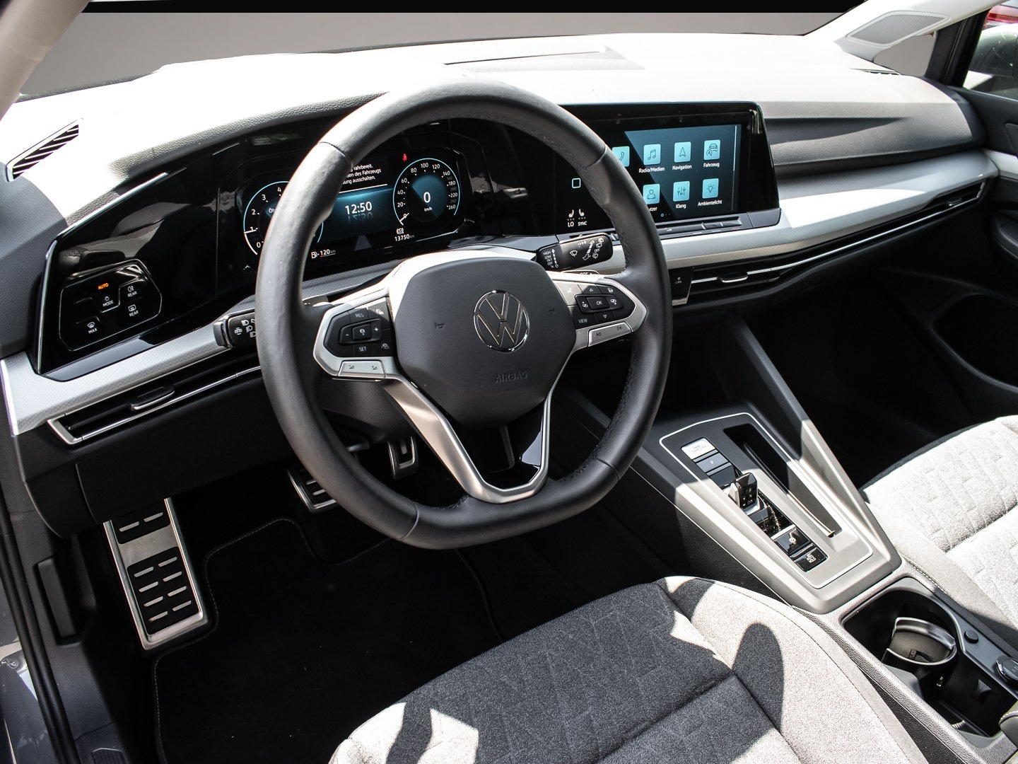 Bild 7 Volkswagen Golf 1.0 TSI DSG Move ACC Travel Assist Park Ass