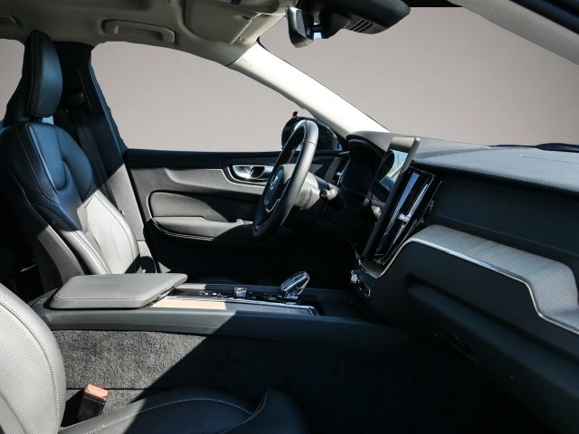 Volvo XC60 XC60 FACELIFT Ultra Dark Recharge Plug-In Hybrid - Thumbnail 6