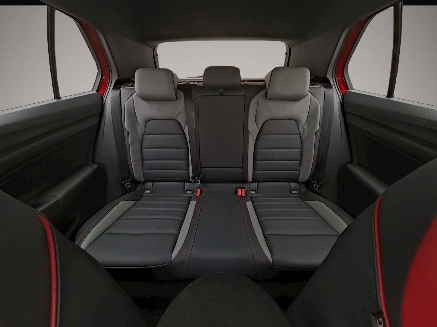 Bild 5 Volkswagen Golf GTI 8 2.0 TSI DSG BLACK STYLE LEDER PANO NA
