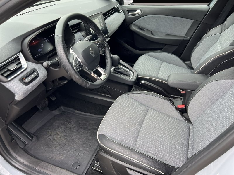 Bild 4 Renault Clio TCe 90 X-Tronic Autom. Techno Winterpaket+G