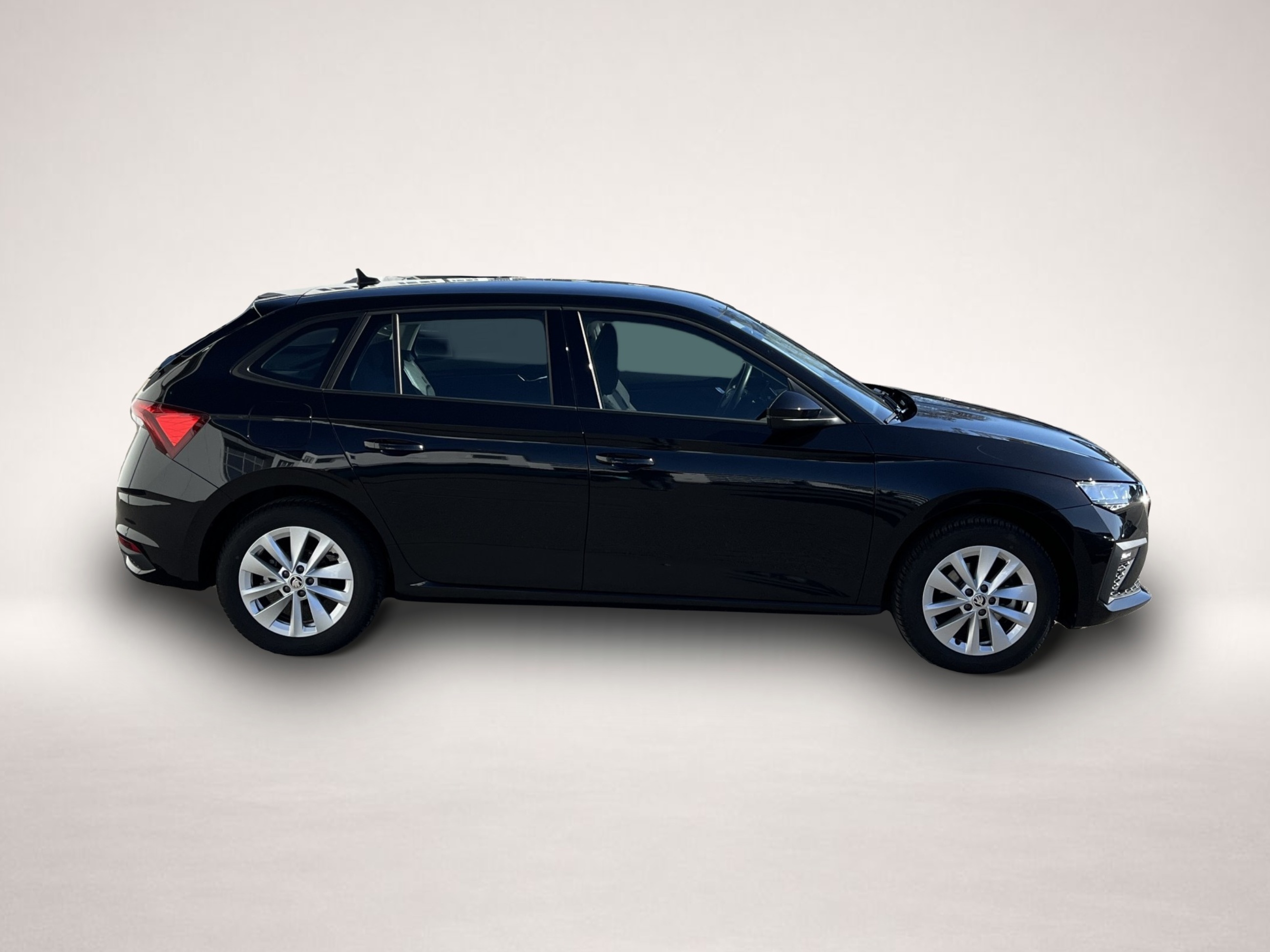 Fotografie des Skoda Scala 1.5 TSI Selection Navi RFK Vorb-AHK LR-HZG