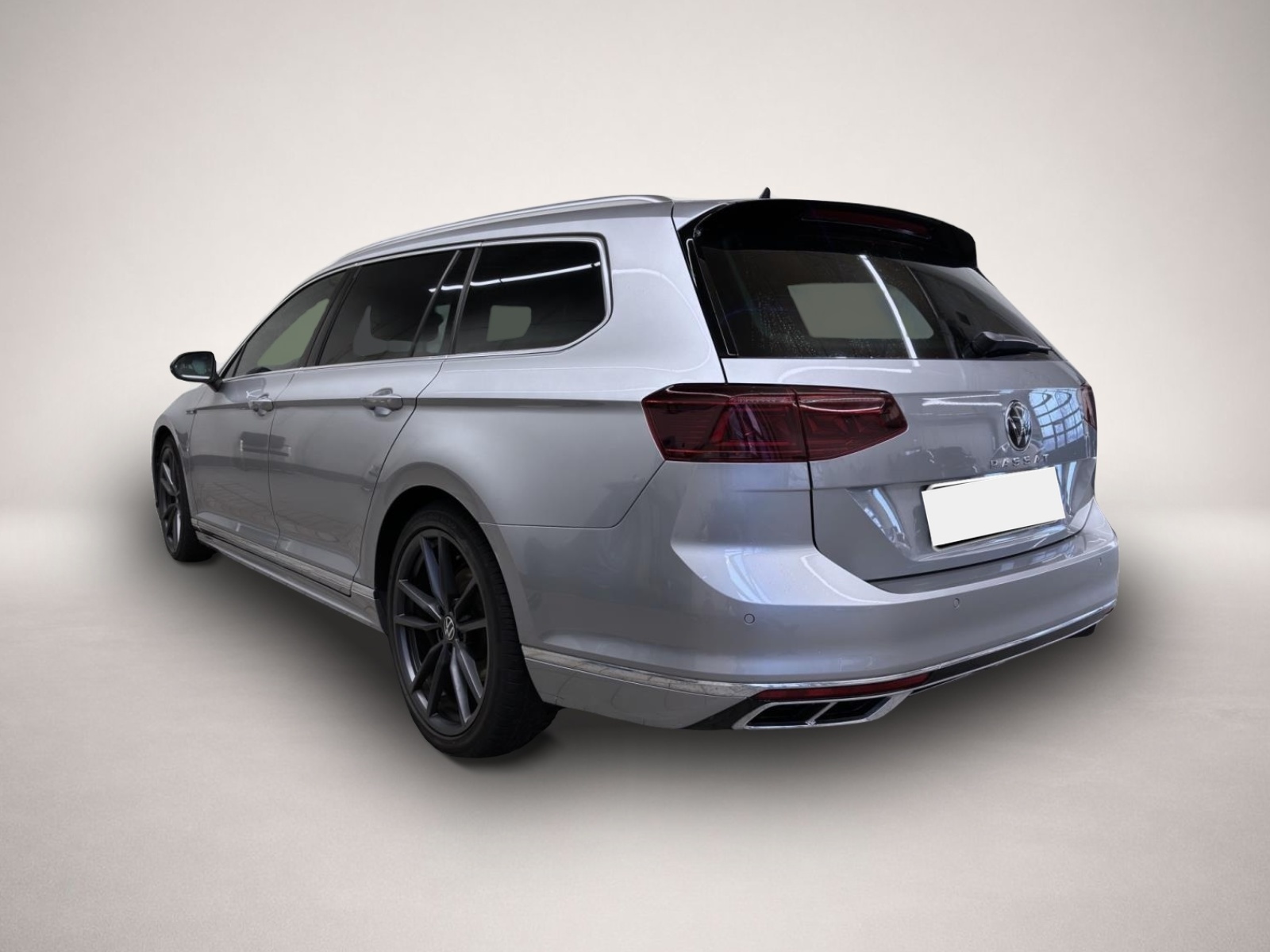 Bild 4 Volkswagen Passat Variant 2.0 TSI DSG R-Line PANO AHK LEDER