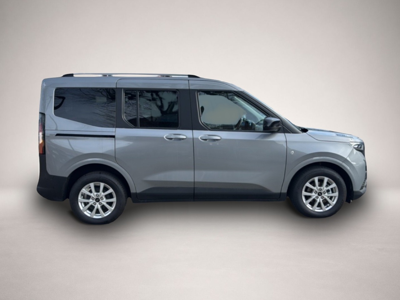 Bild 7 Ford Tourneo Courier TITANIUM NAVI / AHK / PDC / WINT
