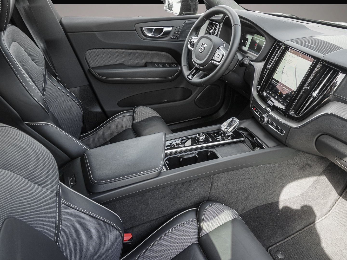 Bild 6 Volvo XC60 T8 AWD Ultra Black Ed. Plug-In Head UP Pano