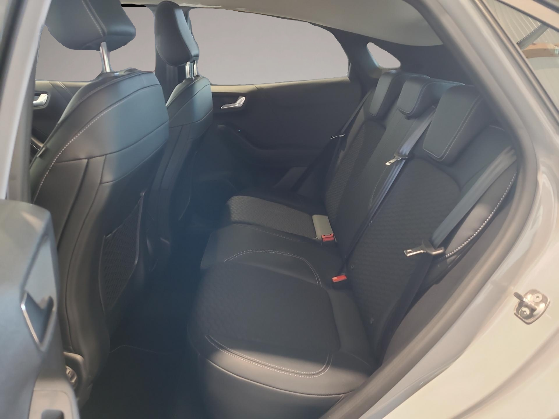 Bild 6 Ford Puma Titanium X Bluetooth Navi LED Klima