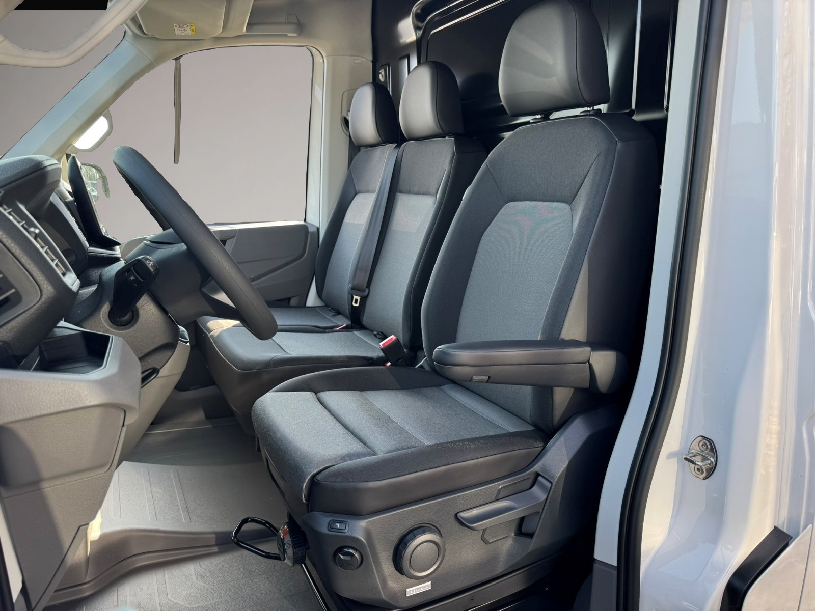 Bild 3 Volkswagen Other Crafter Kasten 35 2.0 TDI mittellang Hochdach LE