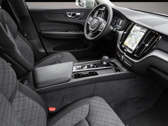 Bild 6 Volvo XC60 Core 2WD AHK Digitales Cockpit Soundsystem