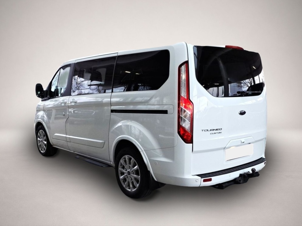 Fotografie 2 des Ford Tourneo Custom 320 L1H1 VA Titanium