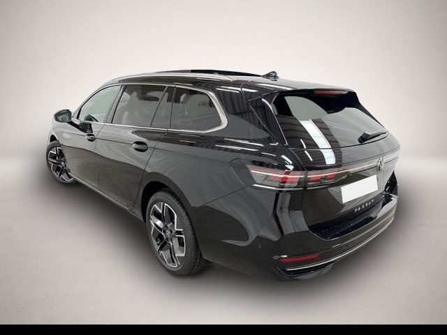 Fotografie 4 des Volkswagen Passat Variant R-Line 2.0 TSI 4Motion 265PS/195kW DSG7 2026 2..
