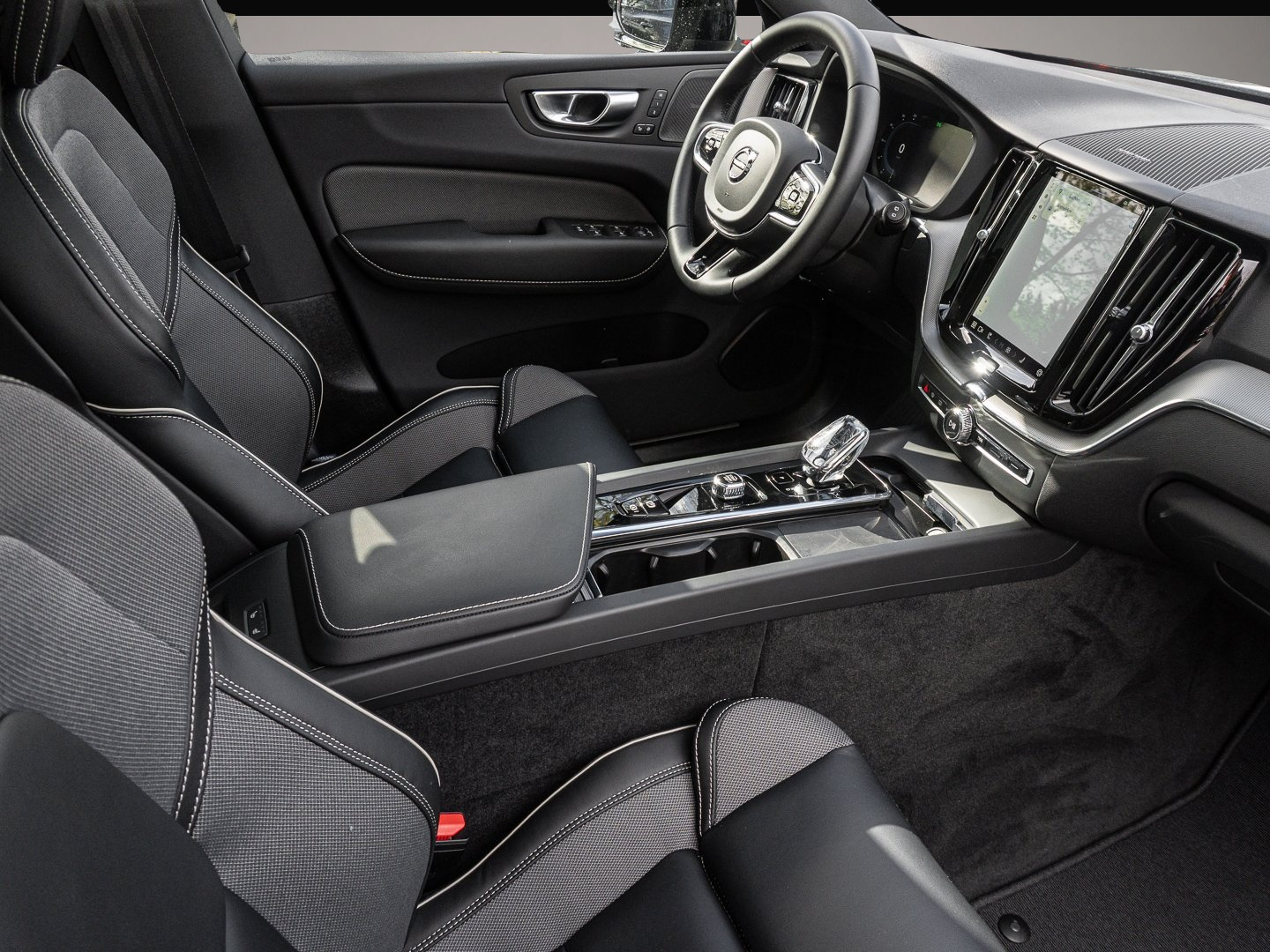Bild 7 Volvo XC60 T8 Twin Engine AWD R Design Plug-In 360 ACC