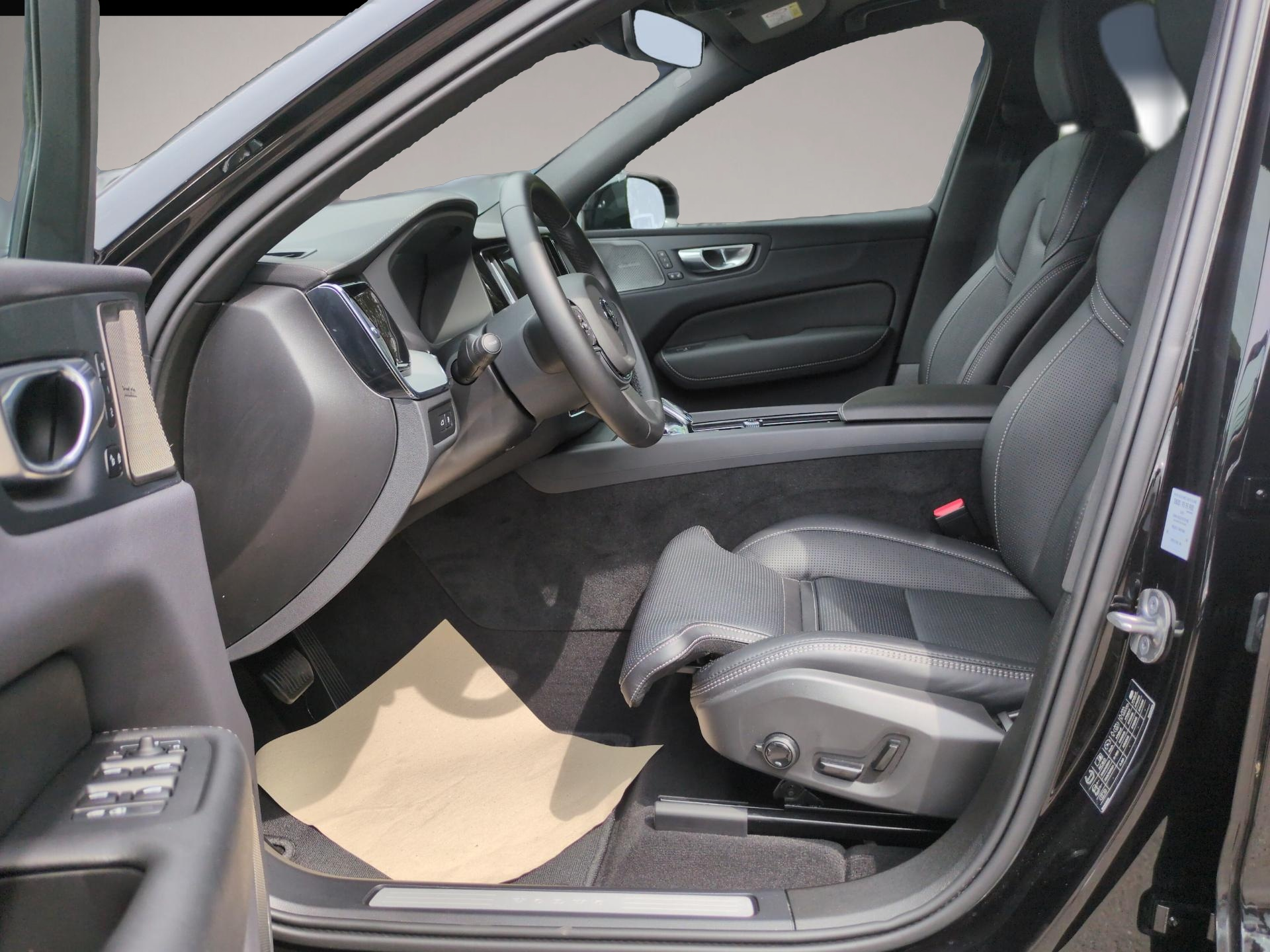 Bild 7 Volvo XC60 T8 Recharge Ultra Black Edition Plug-In Hyb