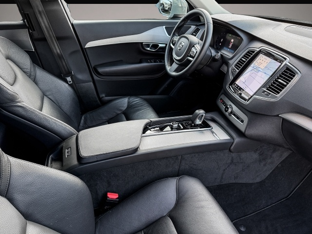 Bild 3 Volvo XC90 B5 Benzin Core AWD 7-Sitzer Lenkradh. Pilot