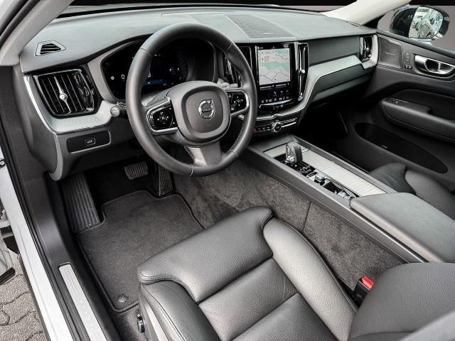 Bild 4 Volvo XC60 Plus Dark 2WD Digitales Cockpit Memory Sitz