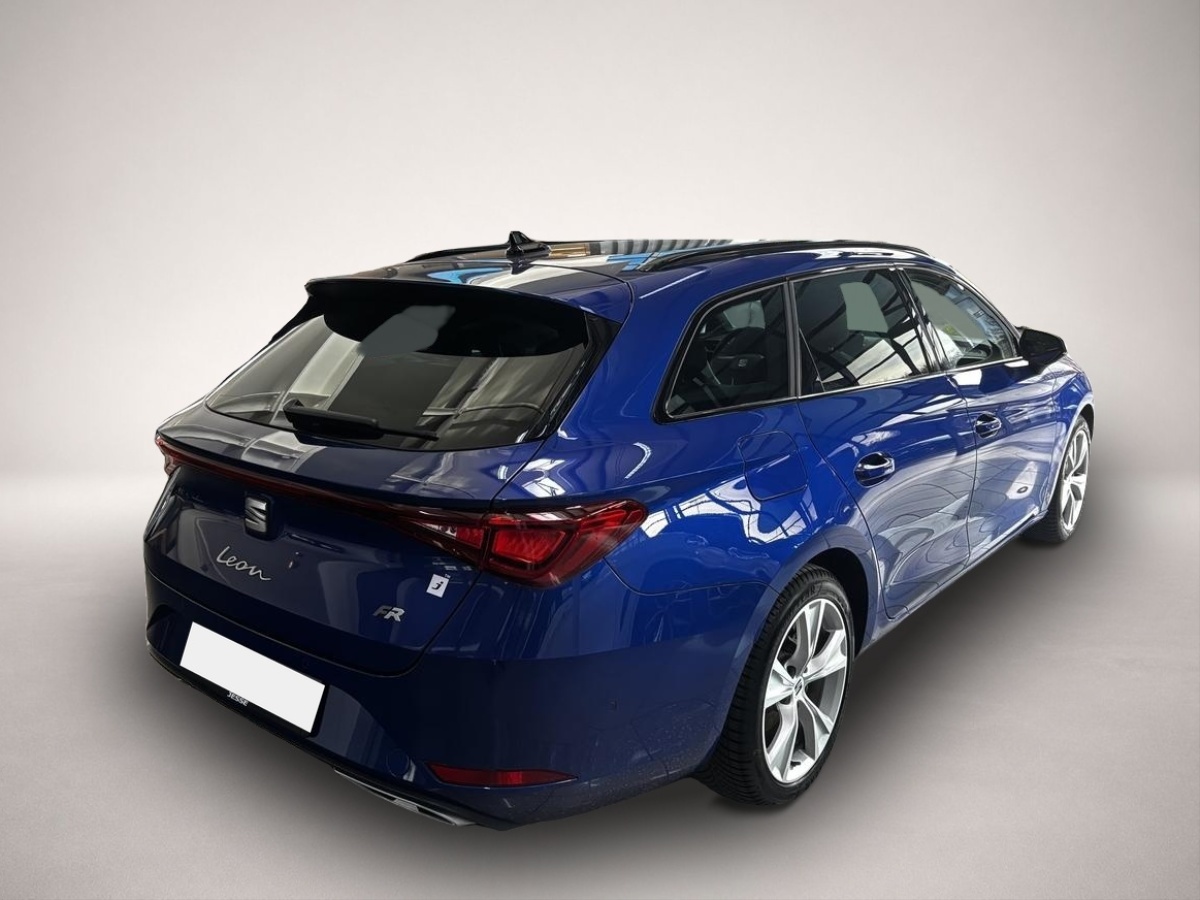Fotografie des Seat Leon Sportstourer 1.5 eTSI FR LED Virtual ACC AH