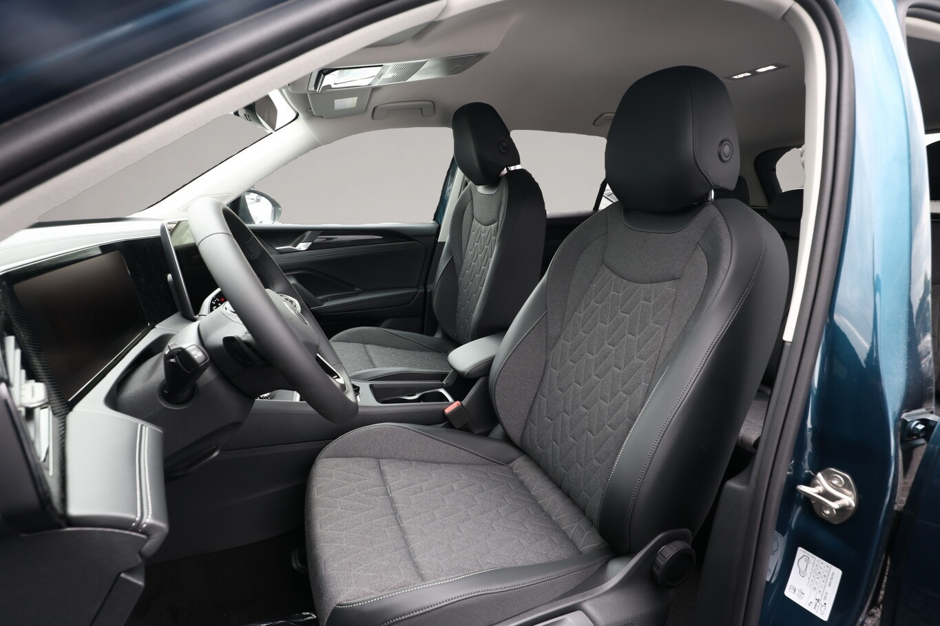 Bild 5 Volkswagen Tiguan DSG LED+ Nav 5JGar IQ.DRIVE 18Z SHZ Keyl