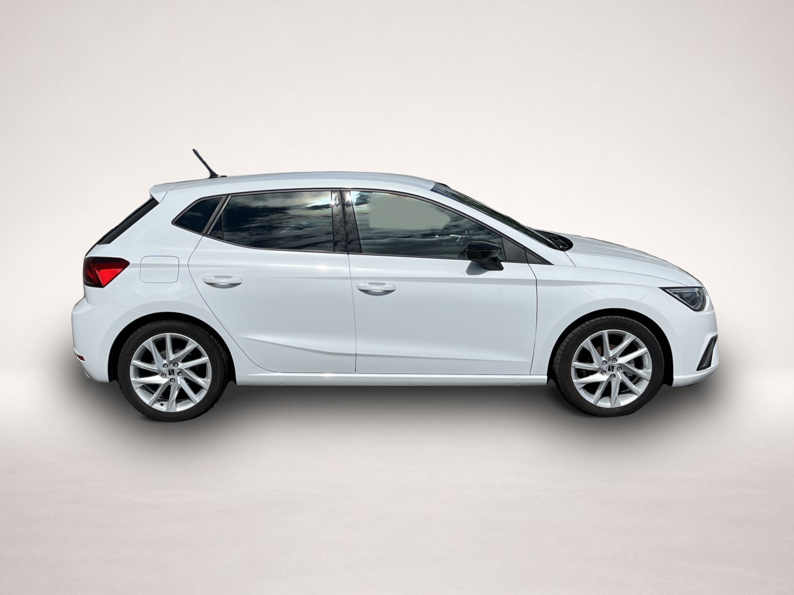 Bild 5 Seat Ibiza 1.0 TSI FR Navi LED PDC SHZ DAB DigCockpit