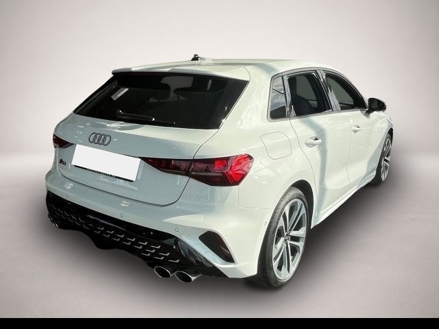Bild 4 Audi S3 Sportback 2.0 TFSI S Tronic quattro Navi,LM18