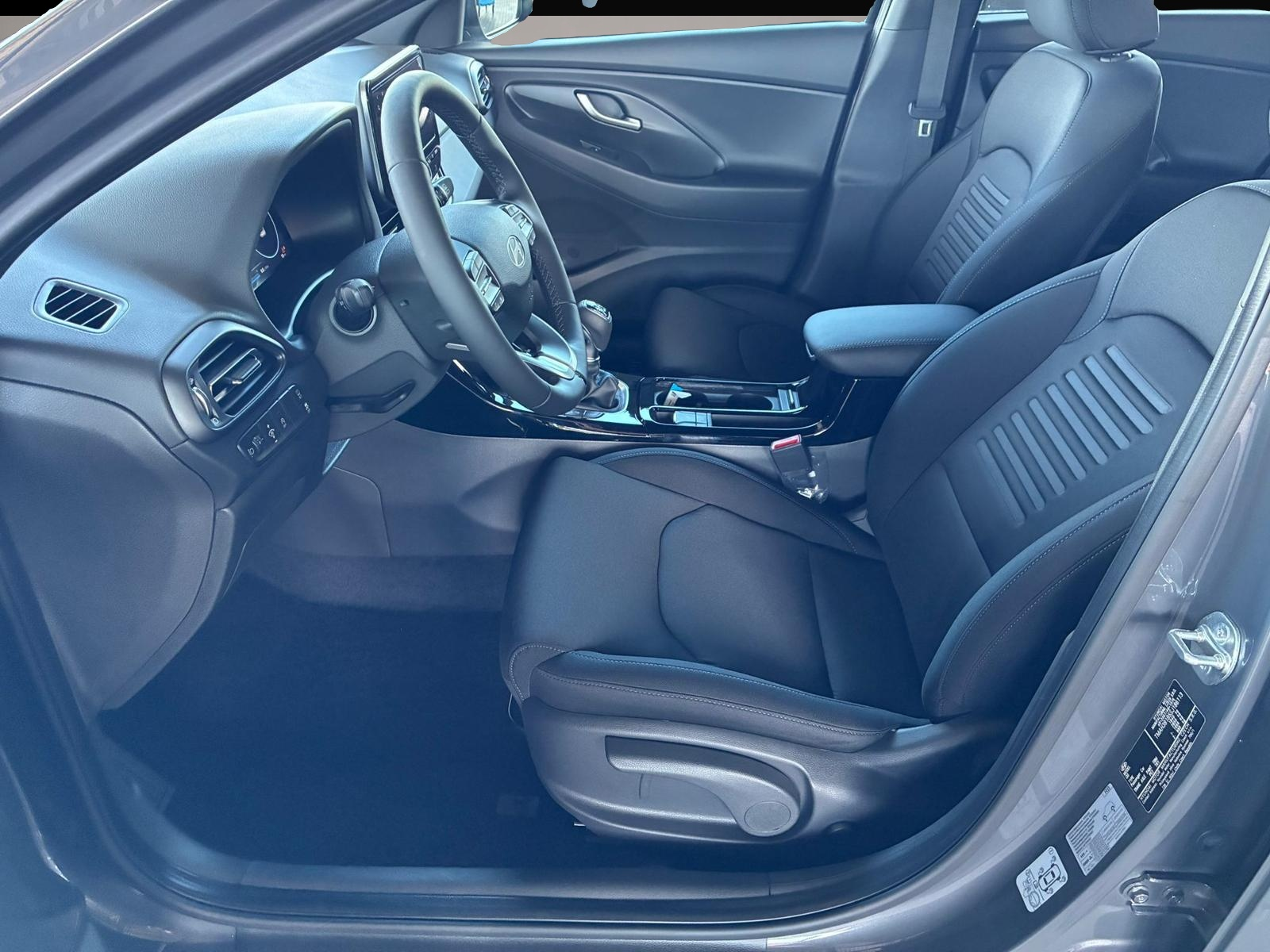 Fotografie 5 des Hyundai i30 Kombi Comfort Plus 1.5 GDI / Lenkr. & Sitzhe
