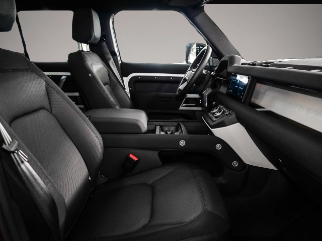 Bild 3 Land Rover Defender 110 X-Dynamic SE P400 Luftfederung AD N