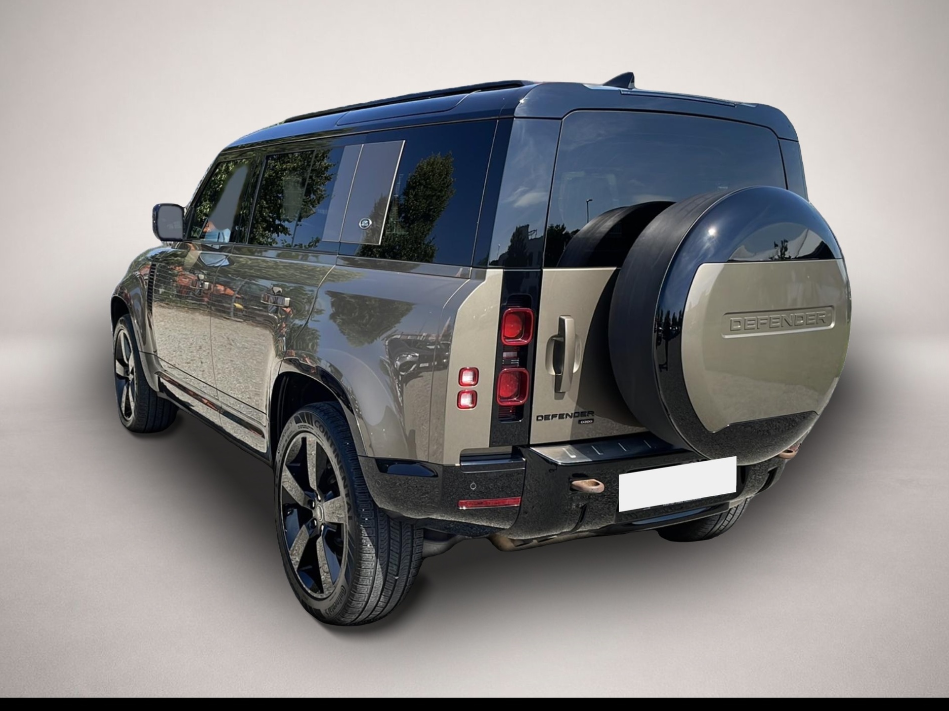 Bild 2 Land Rover Defender 110 D300 X-Dynamic HSE