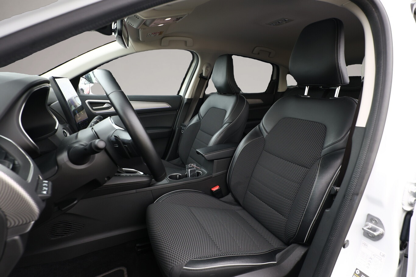 Bild 5 Renault Arkana TCe 140 EDC Techno Nav PDC Kam SHZ LM18Z